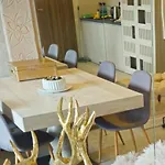 Chwil Widok Na Zalew I Góry Sosnówka