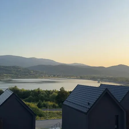 Chwil Widok Na Zalew I Gory *